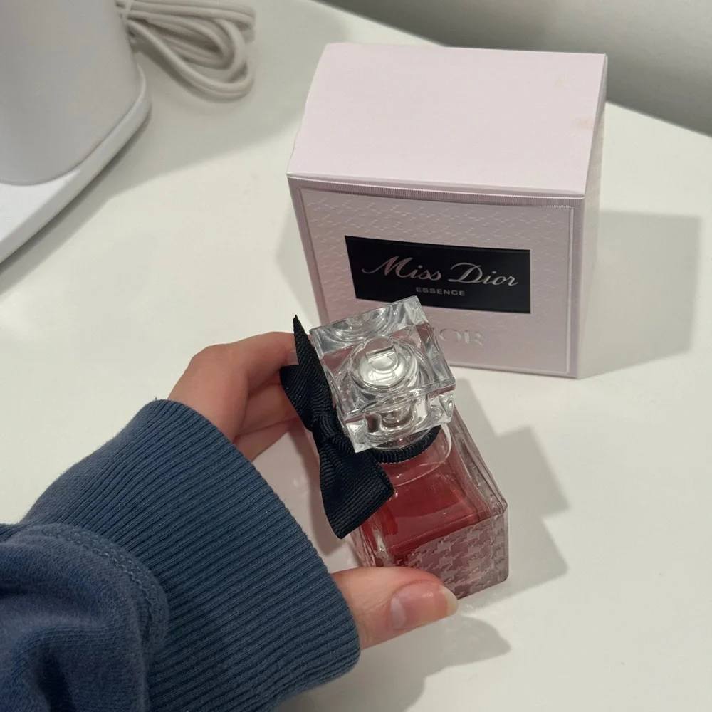 Miss Dior essence new w box - Picture 3 of 3